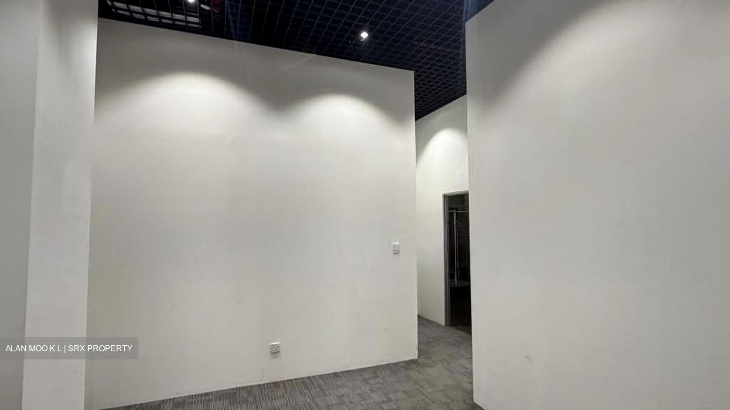 A'posh Bizhub (D27), Factory #635433941